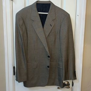 Hickey Freeman classic fit Houndstooth sport coat 
Like new condition 42R